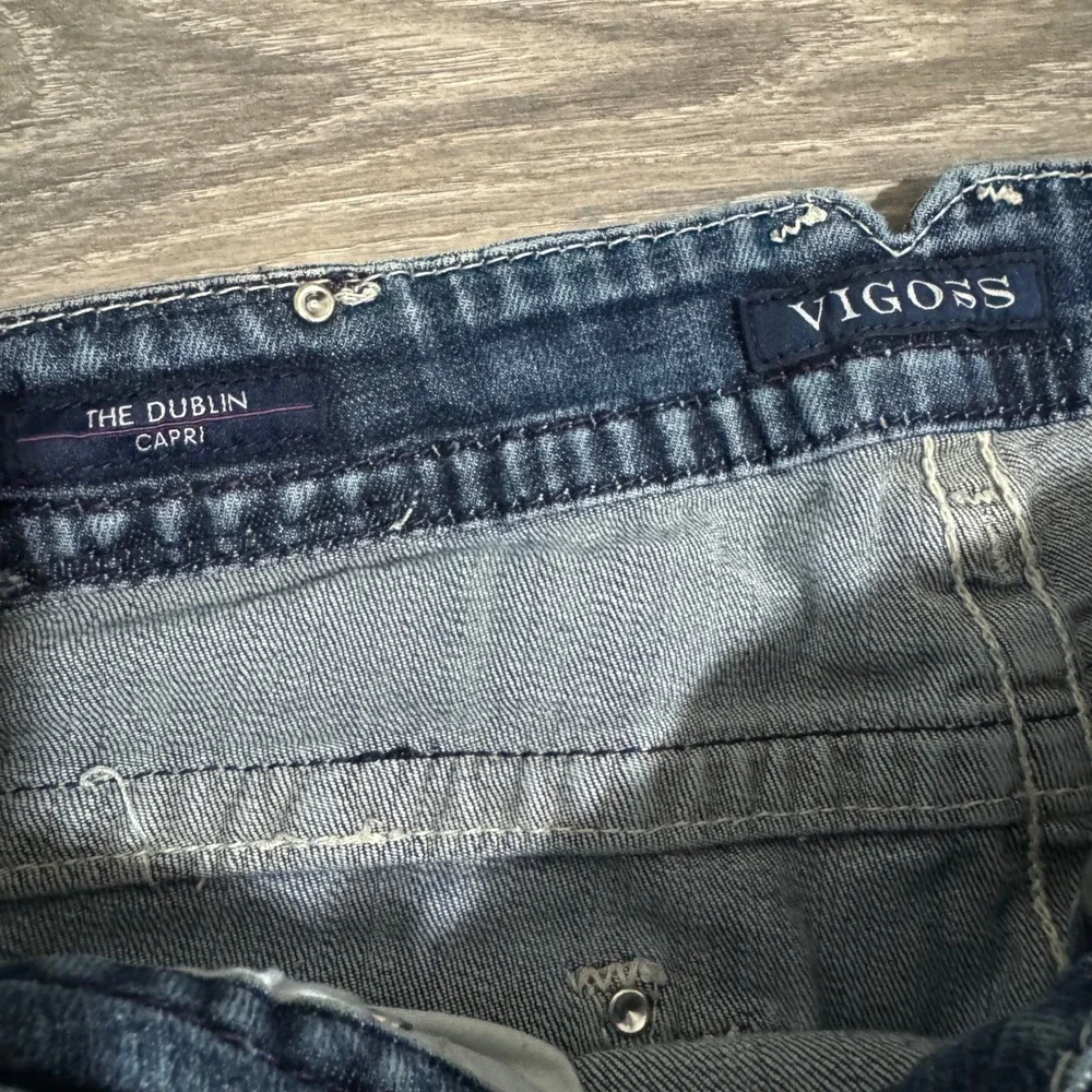 Vigoss The Dublin Capri Jeans Womens 13/14 Medium Wash Distressed Thick Stitch‎